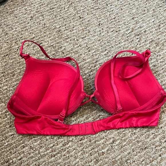 Victoria’s Secret Bombshell bra - Picture 3 of 3